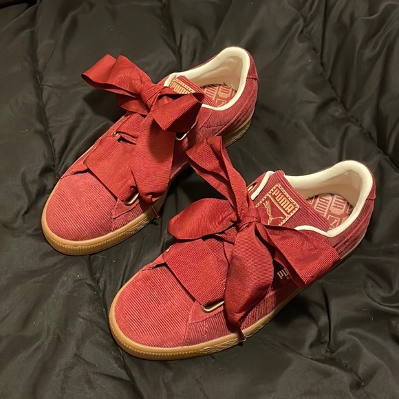 Puma Shoes - ❤️SOLD❤️🌟HOST PICK 🌟Puma Burgundy Basket Heart Corduroy Shoes